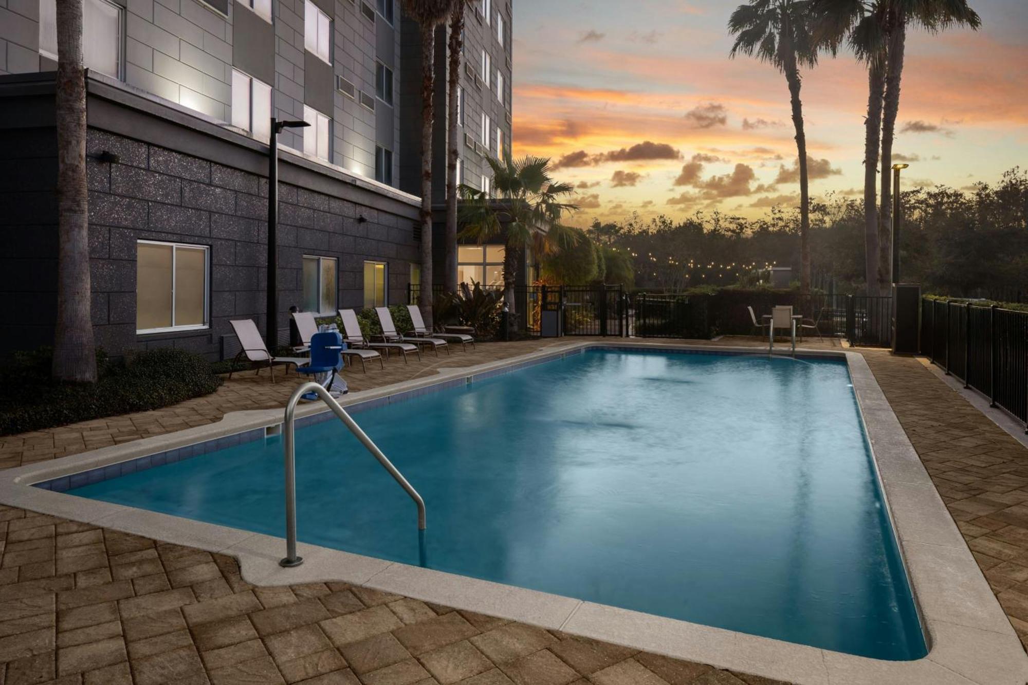 Courtyard By Marriott Orlando South/Grande Lakes Area Williamsburg Eksteriør bilde